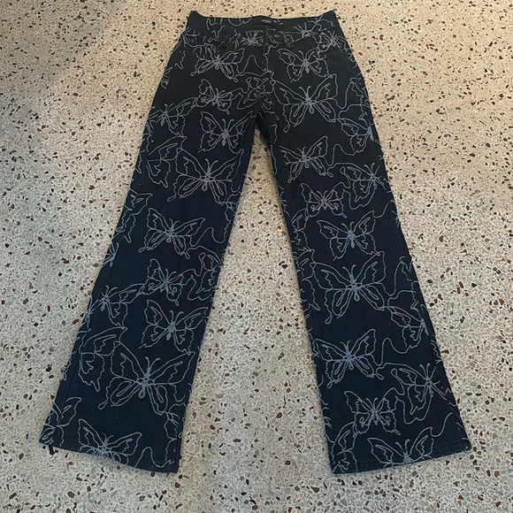 Jaded London low-rise boyfriend fit denim jeans in embossed butterfly size W25 - Picture 5 of 9